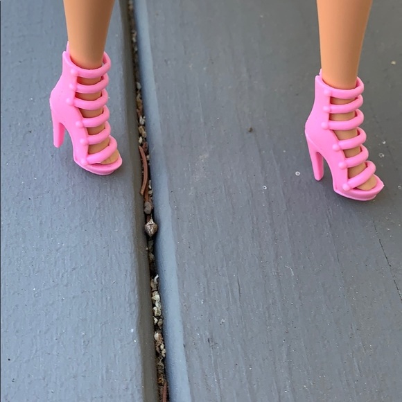 Tall Pink Barbie heels - Picture 6 of 6